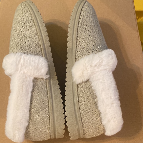 Skechers Cozy Lite Sparkle Knit Slippers -Sweet Walk - Size 9.5 Memory Foam -NEW - Picture 4 of 7